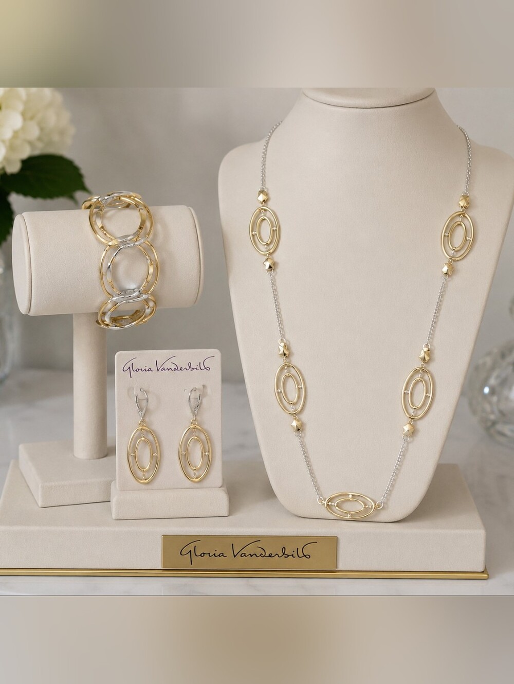 Gloria Vanderbilt Gold Silver Oval Link Necklace Bracelet and Earring Set (3)